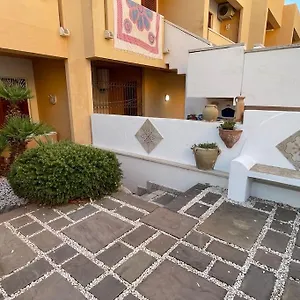  Appartamento Con Giardino A Due Passi Dal Mare.